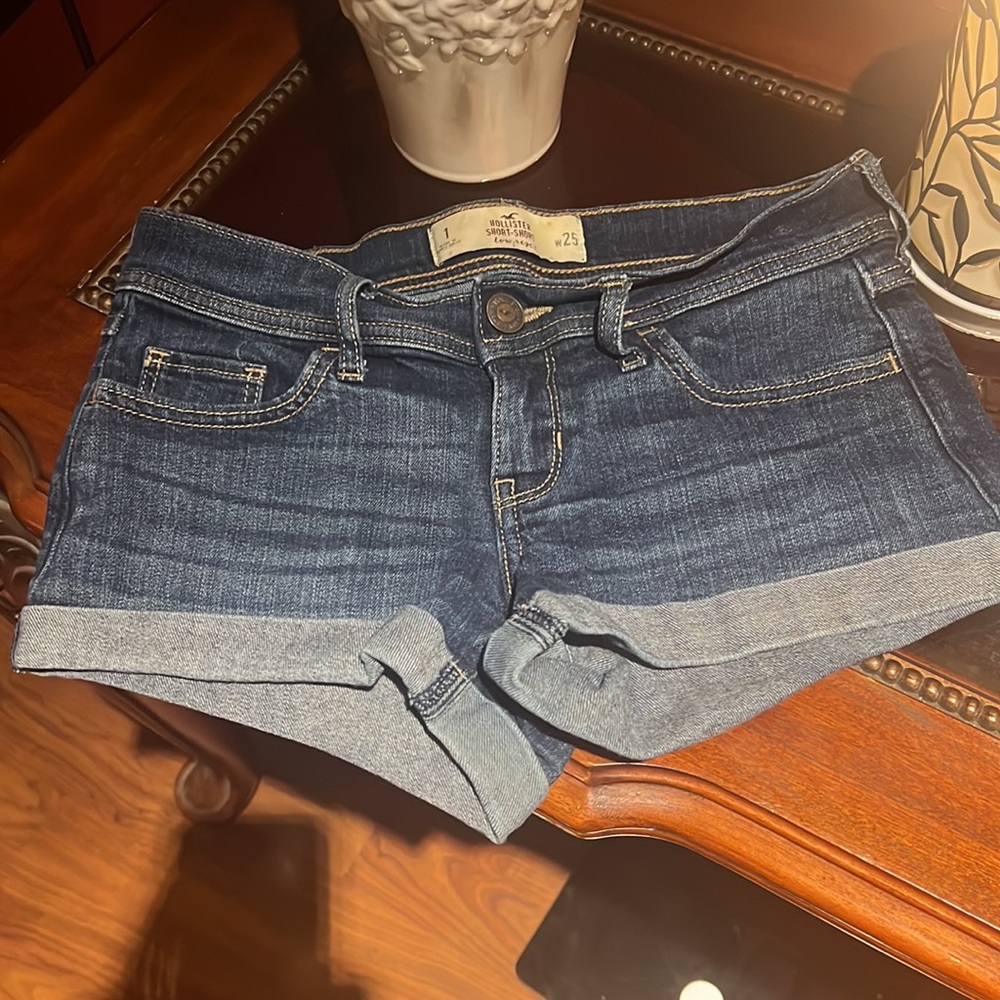 Hollister Short-Short Low Rise Size 1 / 25 - Picture 2 of 7